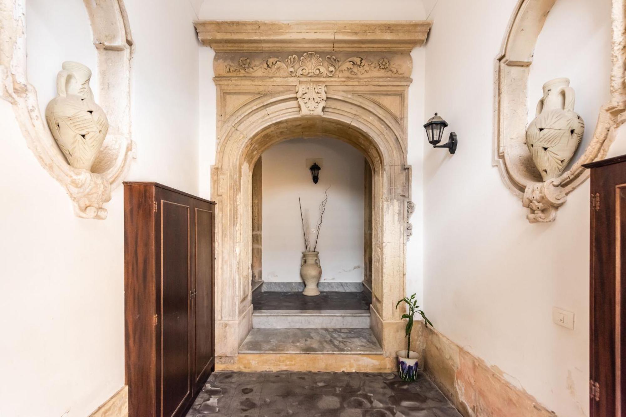 Palazzo Bozzanca Apartments By Wonderful Italy シラクーサ エクステリア 写真