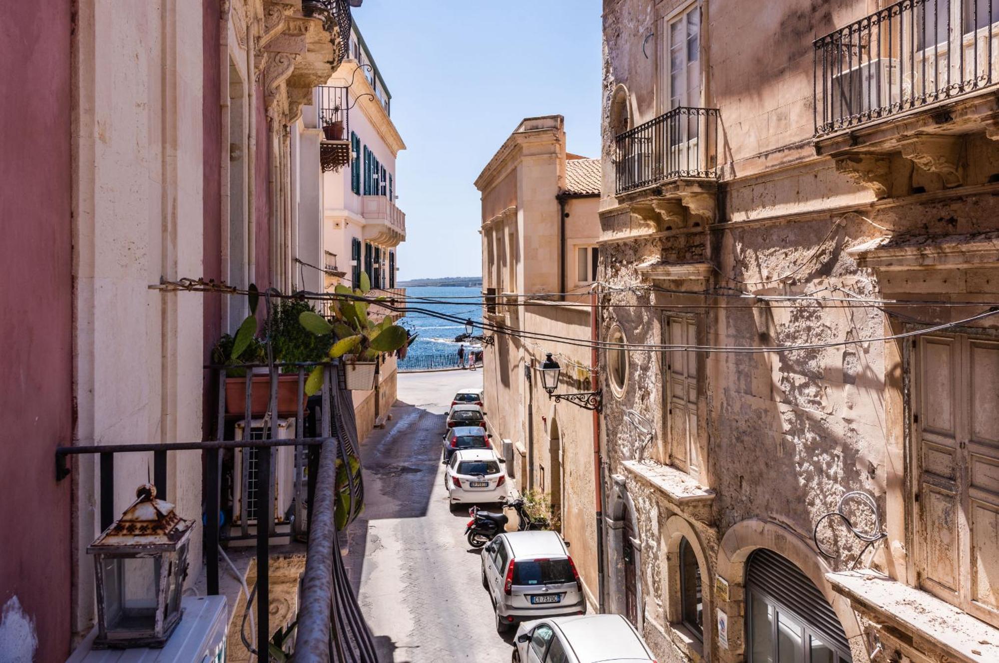 Palazzo Bozzanca Apartments By Wonderful Italy シラクーサ エクステリア 写真